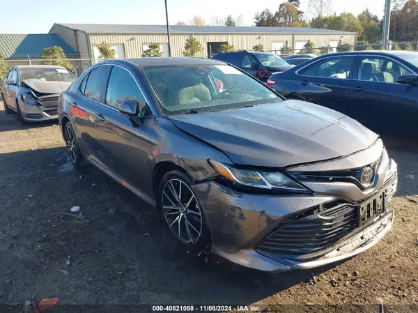 4T1C11AKXLU884764 2020 TOYOTA CAMRY - Image 1