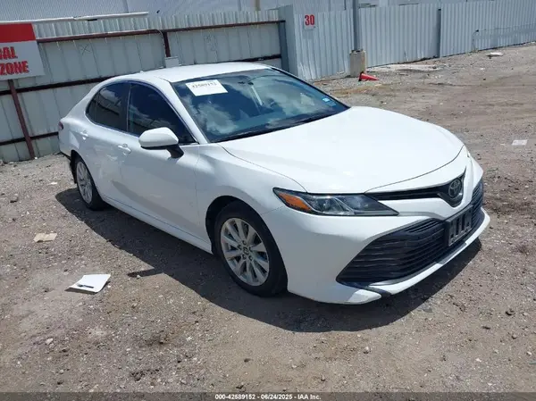 4T1C11AKXLU936684 2020 TOYOTA CAMRY - Image 1