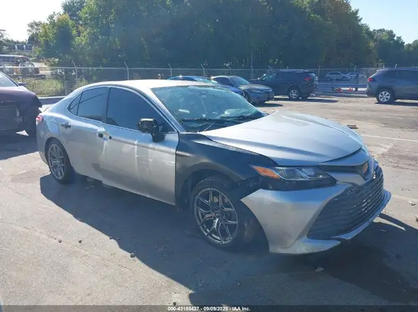 4T1C11AKXLU943909 2020 TOYOTA CAMRY - Image 1