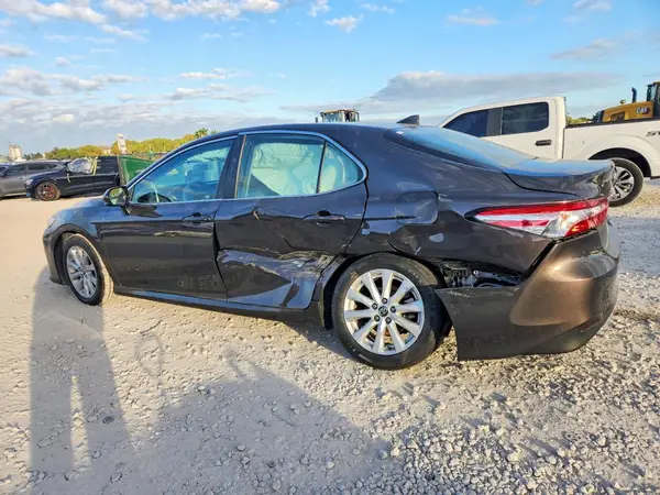 4T1C11AKXLU943943 2020 TOYOTA CAMRY - Image 2