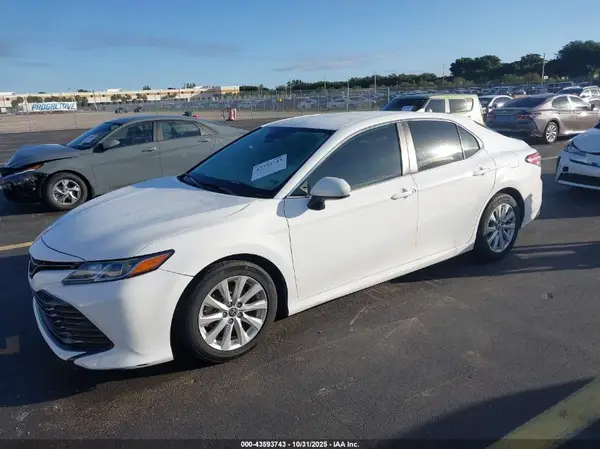 4T1C11AKXLU958801 2020 TOYOTA CAMRY - Image 2