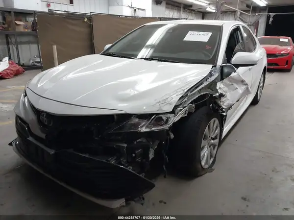 4T1C11AKXLU960872 2020 TOYOTA CAMRY - Image 2