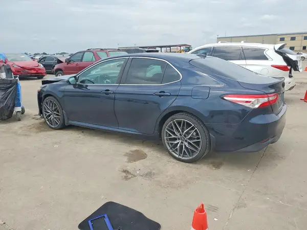 4T1C11AKXLU975582 2020 TOYOTA CAMRY - Image 2
