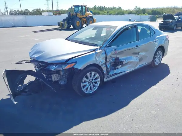 4T1C11AKXLU975632 2020 TOYOTA CAMRY - Image 2