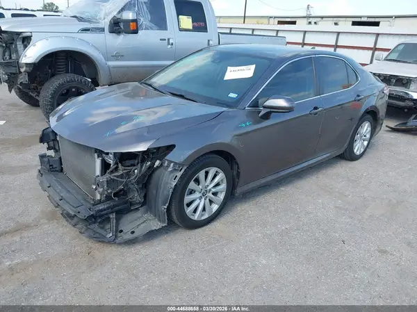 4T1C11AKXLU996657 2020 TOYOTA CAMRY - Image 2