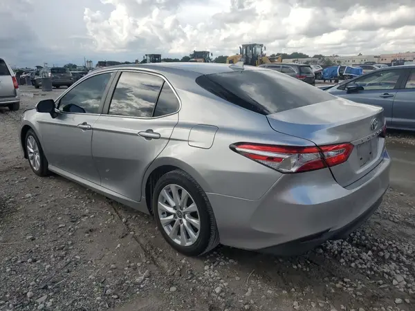 4T1C11AKXLU998943 2020 TOYOTA CAMRY - Image 2