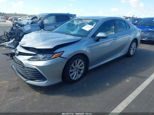 4T1C11AKXMU403803 2021 TOYOTA CAMRY - Image 2