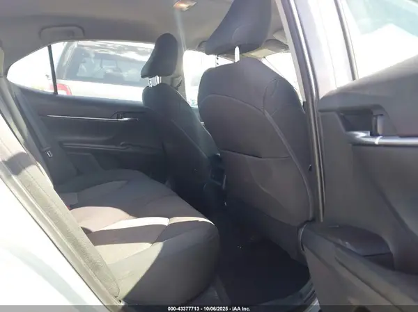 4T1C11AKXMU403803 2021 TOYOTA CAMRY - Image 8