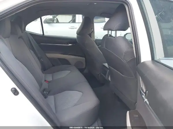 4T1C11AKXMU406376 2021 TOYOTA CAMRY - Image 8