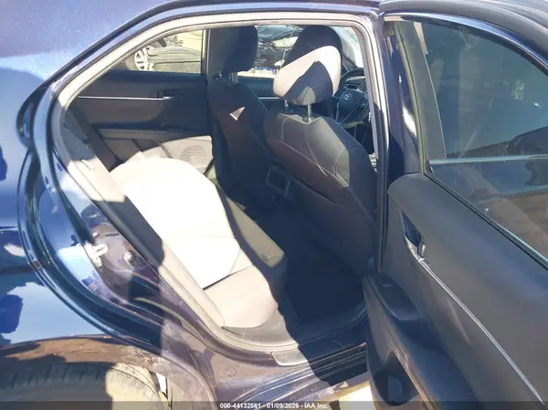 4T1C11AKXMU406541 2021 TOYOTA CAMRY - Image 8