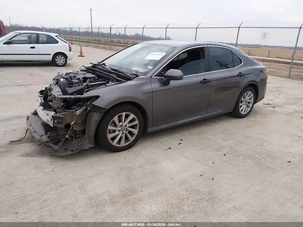 4T1C11AKXMU407334 2021 TOYOTA CAMRY - Image 2