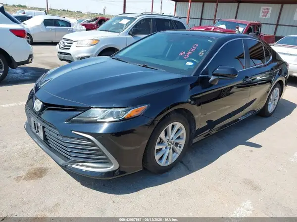 4T1C11AKXMU409214 2021 TOYOTA CAMRY - Image 2
