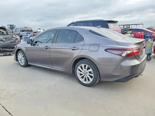 4T1C11AKXMU412890 2021 TOYOTA CAMRY - Image 2