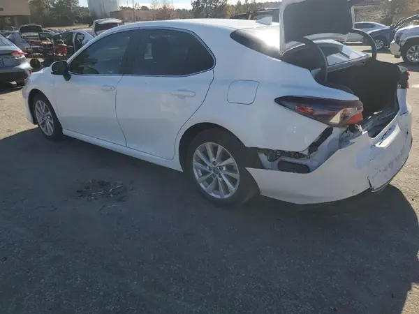 4T1C11AKXMU420214 2021 TOYOTA CAMRY - Image 2