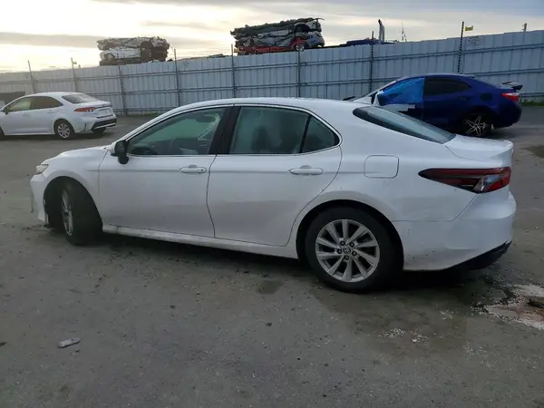4T1C11AKXMU428099 2021 TOYOTA CAMRY - Image 2