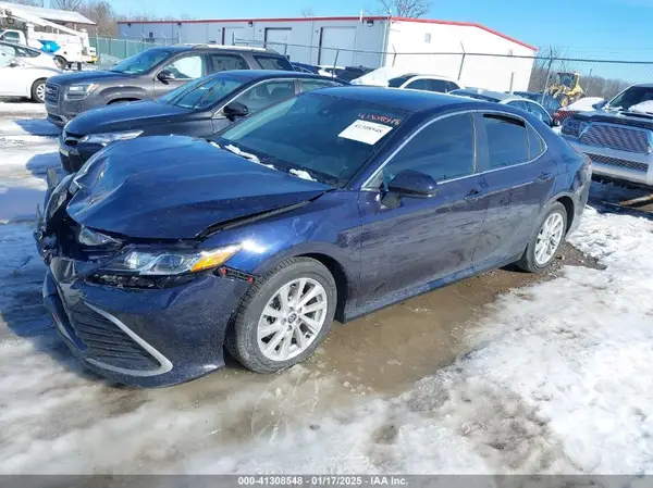4T1C11AKXMU436719 2021 TOYOTA CAMRY - Image 2