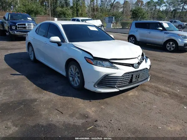4T1C11AKXMU443380 2021 TOYOTA CAMRY - Image 1