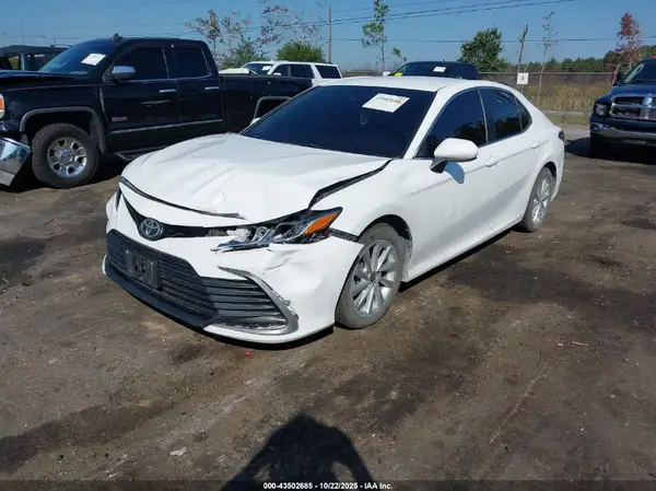 4T1C11AKXMU443380 2021 TOYOTA CAMRY - Image 2