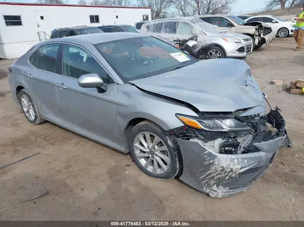 4T1C11AKXMU466061 2021 TOYOTA CAMRY - Image 1