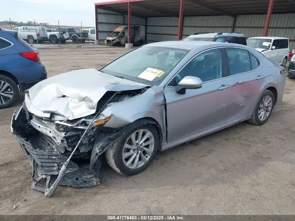 4T1C11AKXMU466061 2021 TOYOTA CAMRY - Image 2