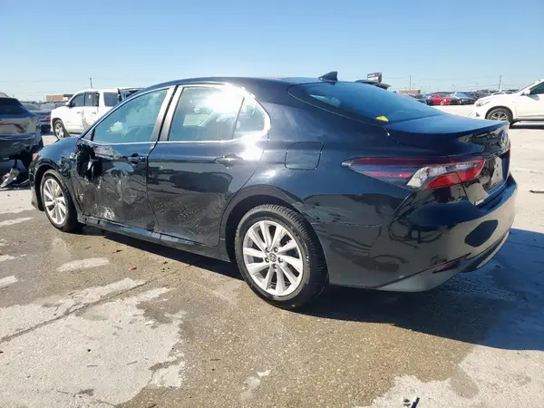 4T1C11AKXMU466710 2021 TOYOTA CAMRY - Image 2