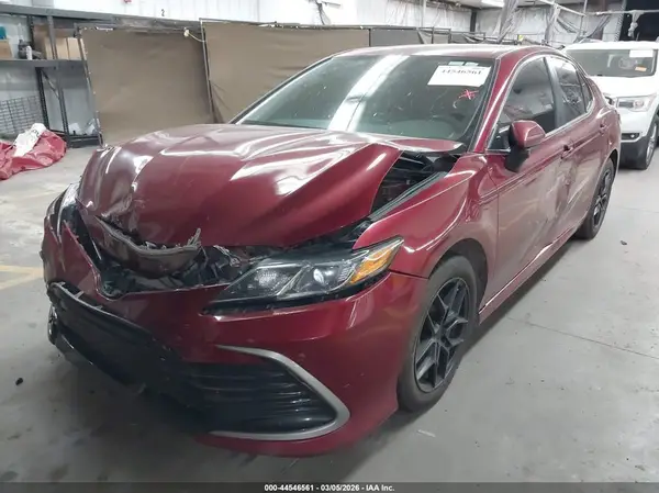 4T1C11AKXMU467288 2021 TOYOTA CAMRY - Image 2