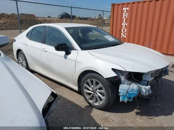 4T1C11AKXMU468568 2021 TOYOTA CAMRY - Image 1