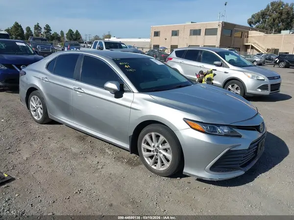 4T1C11AKXMU468666 2021 TOYOTA CAMRY - Image 1