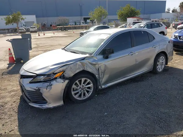 4T1C11AKXMU468666 2021 TOYOTA CAMRY - Image 2