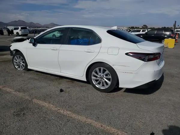 4T1C11AKXMU468974 2021 TOYOTA CAMRY - Image 2