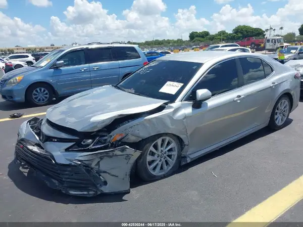 4T1C11AKXMU480087 2021 TOYOTA CAMRY - Image 2