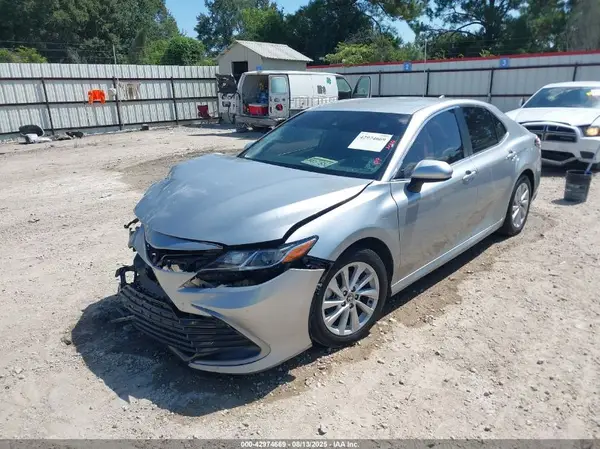 4T1C11AKXMU487038 2021 TOYOTA CAMRY - Image 2