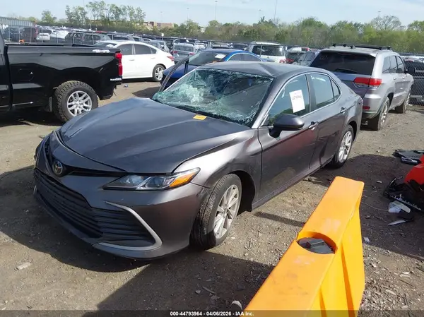 4T1C11AKXMU497312 2021 TOYOTA CAMRY - Image 2