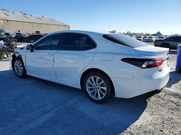 4T1C11AKXMU522726 2021 TOYOTA CAMRY - Image 2