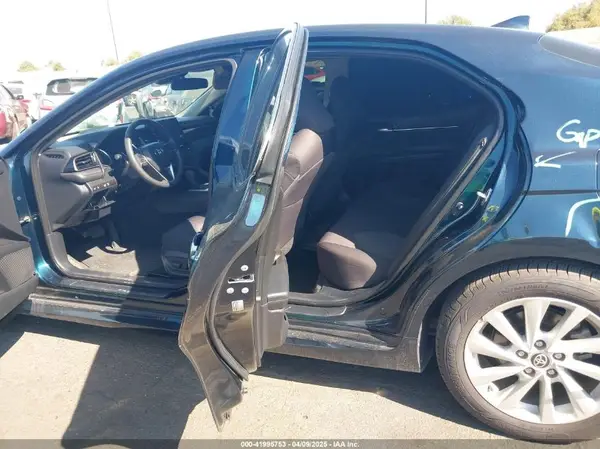 4T1C11AKXMU526906 2021 TOYOTA CAMRY - Image 8