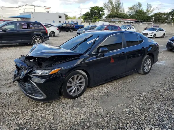 4T1C11AKXMU557928 2021 TOYOTA CAMRY - Image 1