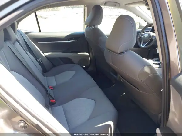 4T1C11AKXMU560148 2021 TOYOTA CAMRY - Image 8