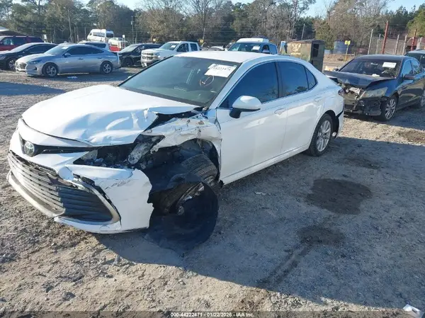 4T1C11AKXMU561025 2021 TOYOTA CAMRY - Image 2