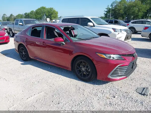 4T1C11AKXMU563289 2021 TOYOTA CAMRY - Image 1