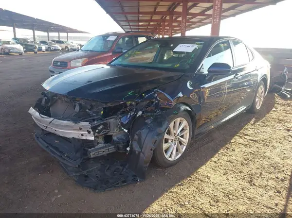 4T1C11AKXMU564717 2021 TOYOTA CAMRY - Image 2