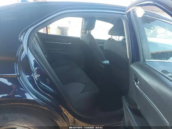 4T1C11AKXMU564717 2021 TOYOTA CAMRY - Image 8