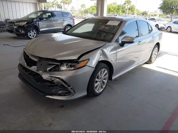 4T1C11AKXMU569254 2021 TOYOTA CAMRY - Image 2