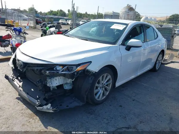 4T1C11AKXMU580657 2021 TOYOTA CAMRY - Image 2