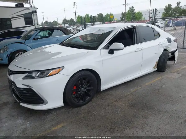 4T1C11AKXMU589505 2021 TOYOTA CAMRY - Image 2