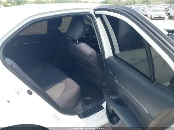4T1C11AKXMU590945 2021 TOYOTA CAMRY - Image 8