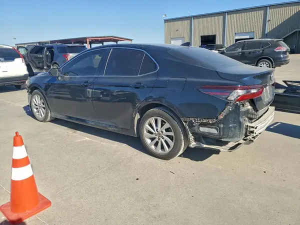 4T1C11AKXMU591660 2021 TOYOTA CAMRY - Image 2