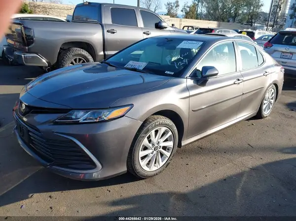 4T1C11AKXMU594722 2021 TOYOTA CAMRY - Image 2
