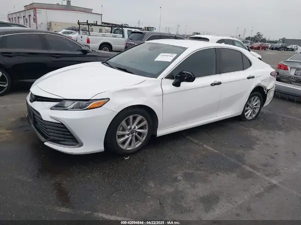 4T1C11AKXMU597300 2021 TOYOTA CAMRY - Image 2