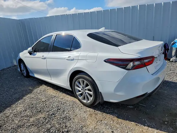 4T1C11AKXMU597457 2021 TOYOTA CAMRY - Image 2