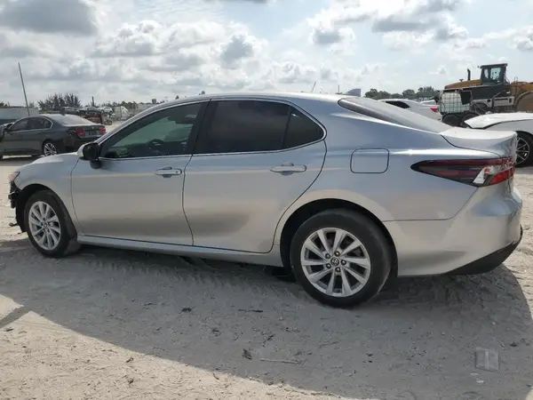 4T1C11AKXMU599757 2021 TOYOTA CAMRY - Image 2